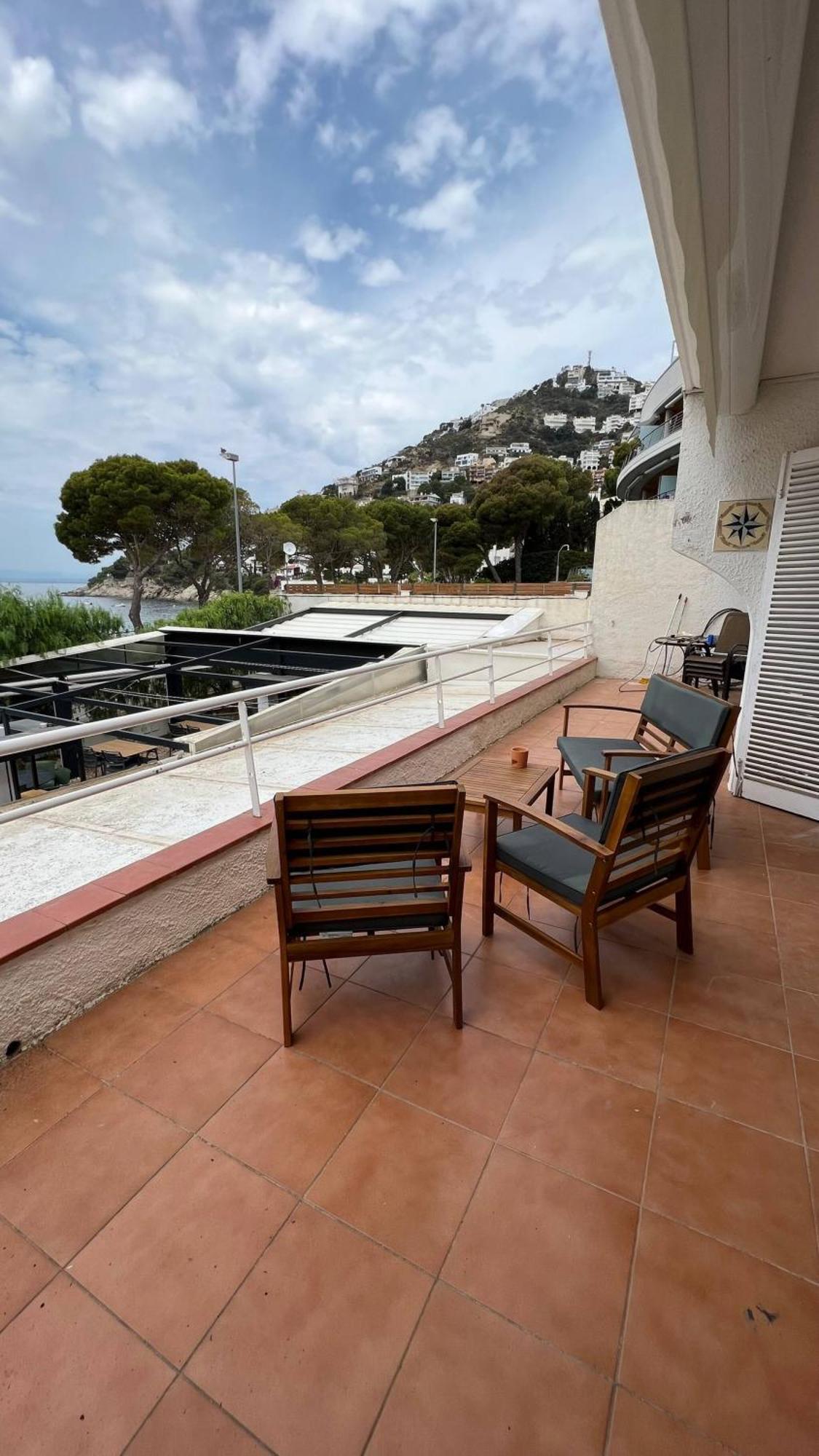 Precioso Apartamento Moderno En Primera Linea Del Mar Av-11 Ρόζες Εξωτερικό φωτογραφία