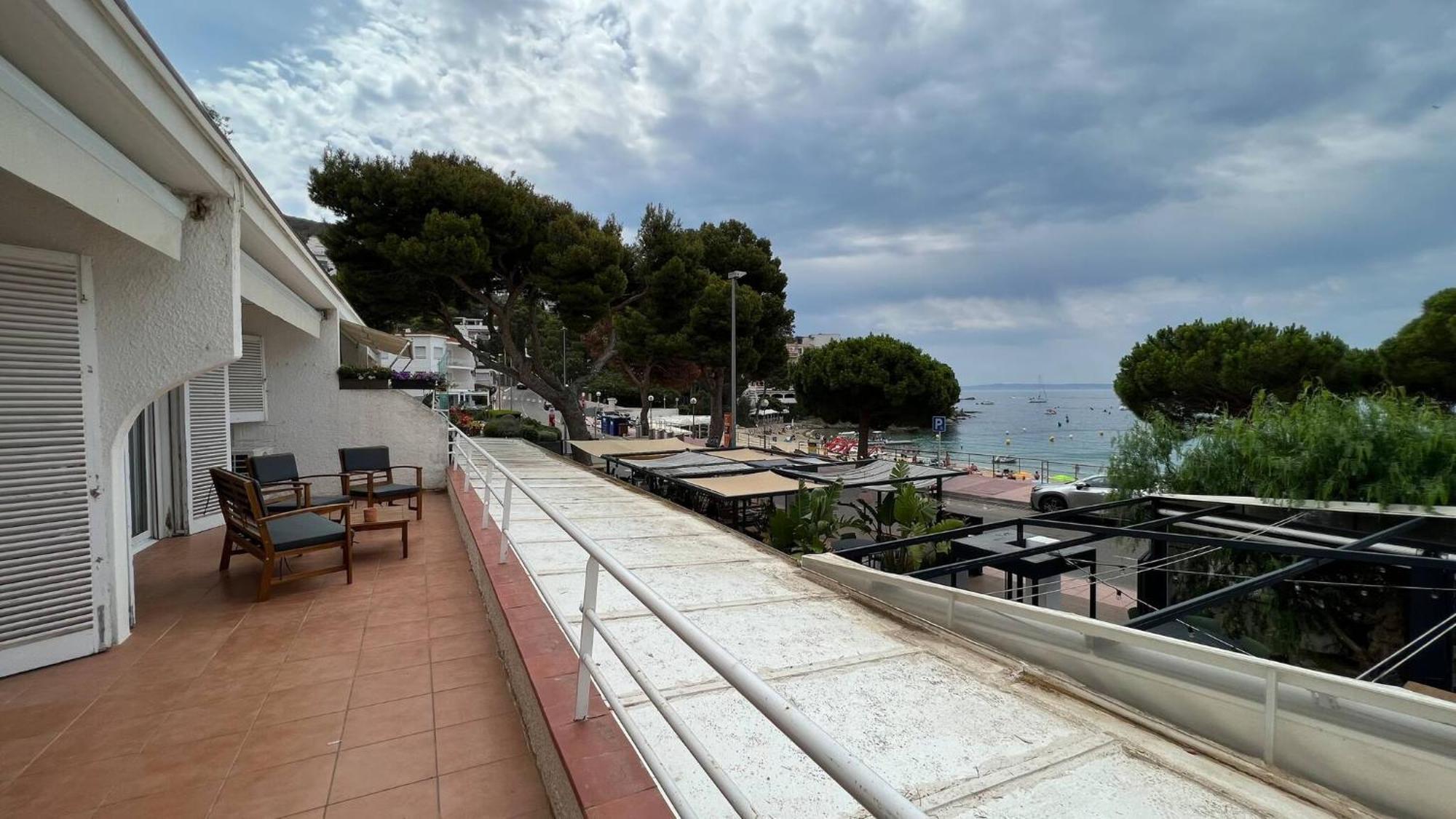 Precioso Apartamento Moderno En Primera Linea Del Mar Av-11 Ρόζες Εξωτερικό φωτογραφία