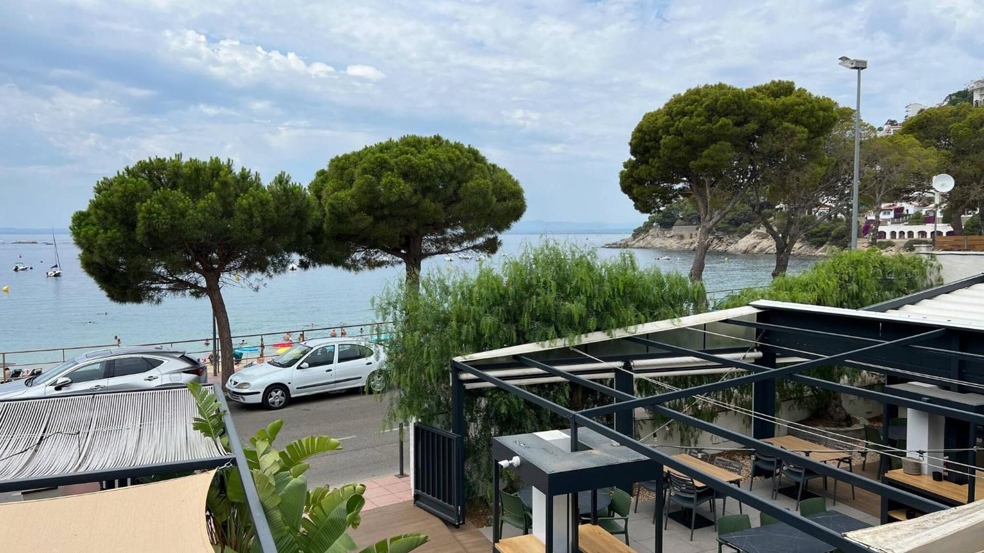 Precioso Apartamento Moderno En Primera Linea Del Mar Av-11 Ρόζες Εξωτερικό φωτογραφία