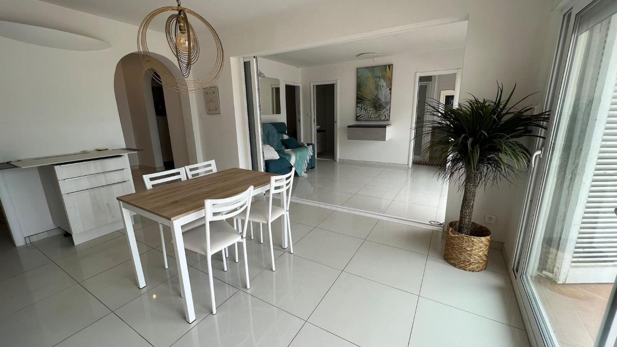 Precioso Apartamento Moderno En Primera Linea Del Mar Av-11 Ρόζες Εξωτερικό φωτογραφία