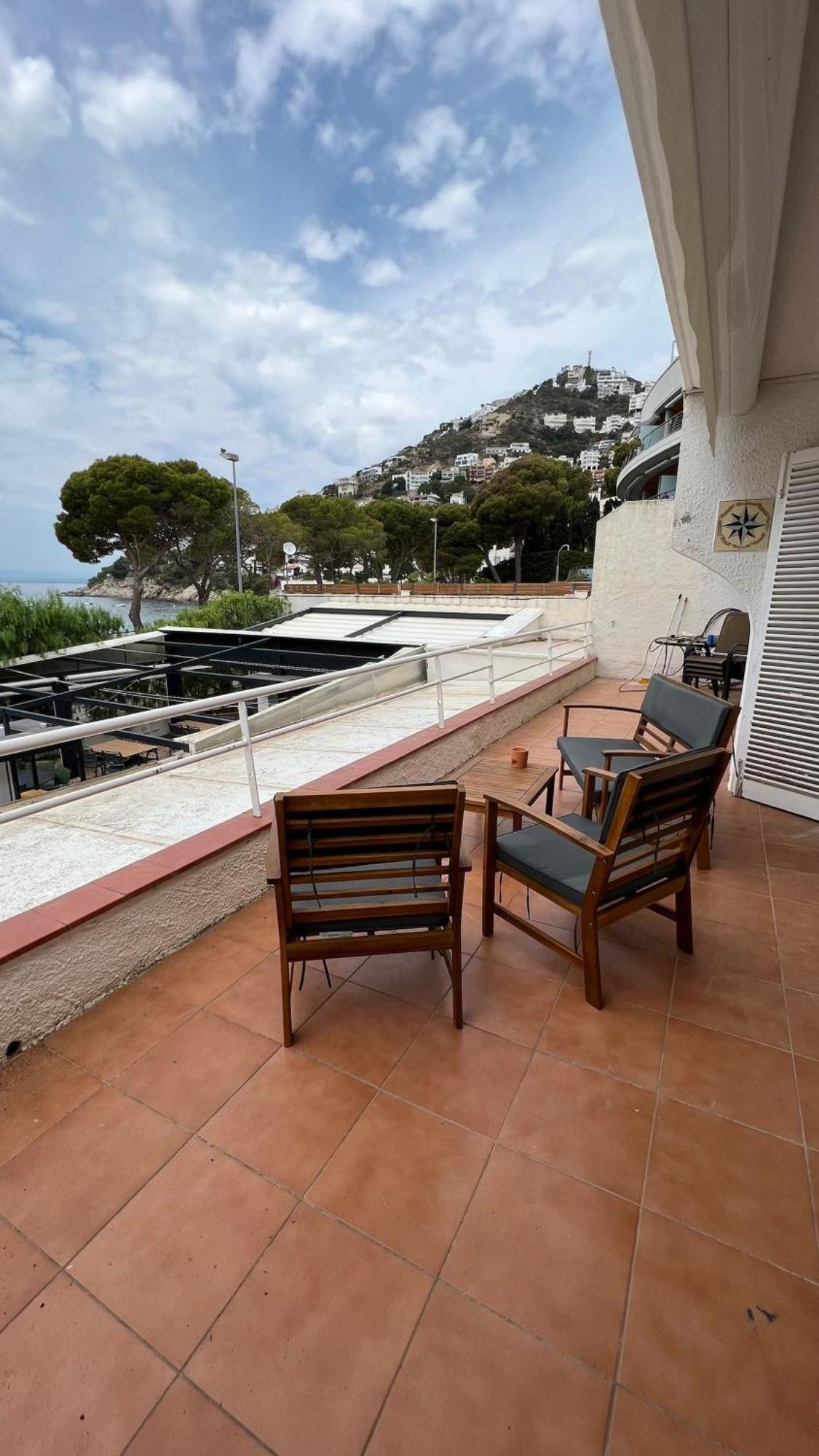 Precioso Apartamento Moderno En Primera Linea Del Mar Av-11 Ρόζες Εξωτερικό φωτογραφία