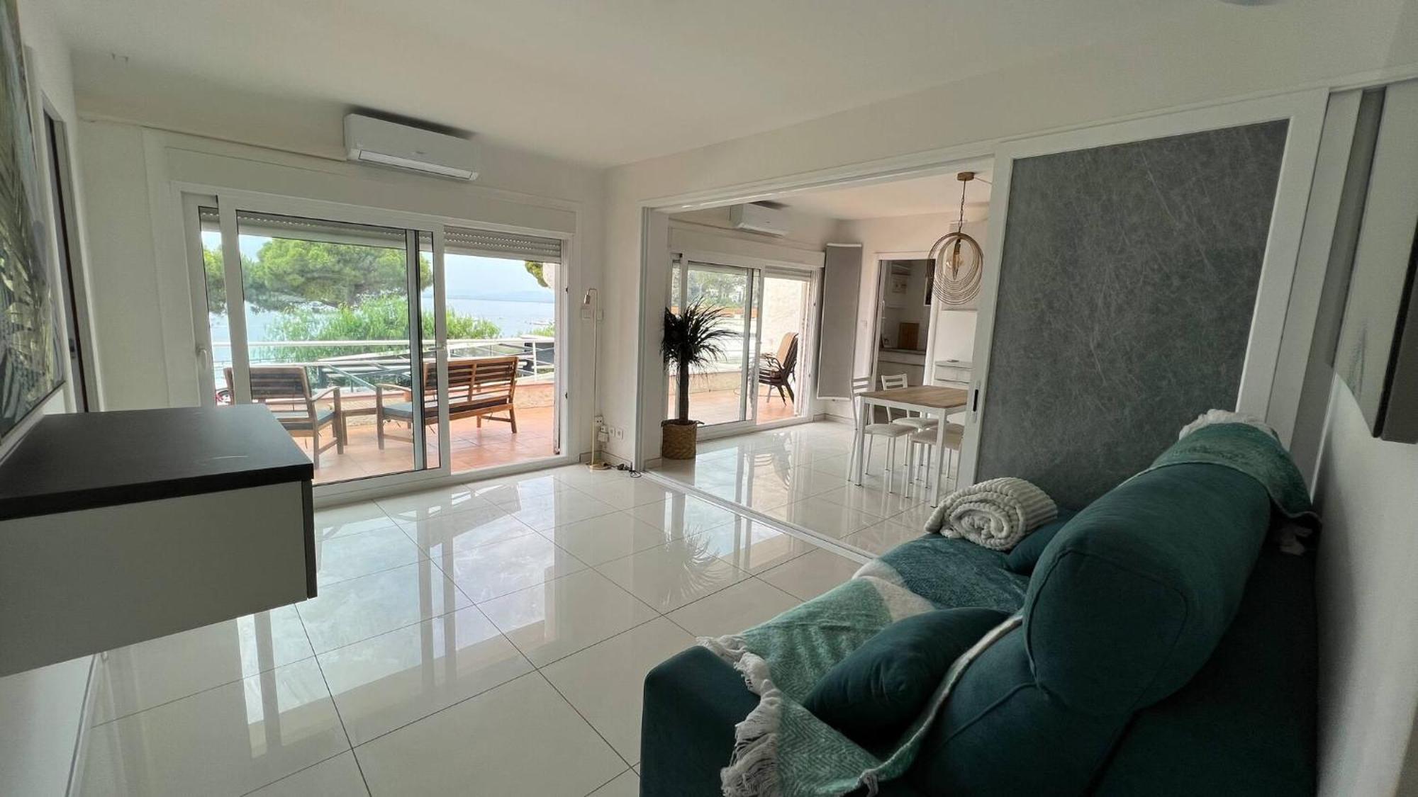 Precioso Apartamento Moderno En Primera Linea Del Mar Av-11 Ρόζες Εξωτερικό φωτογραφία