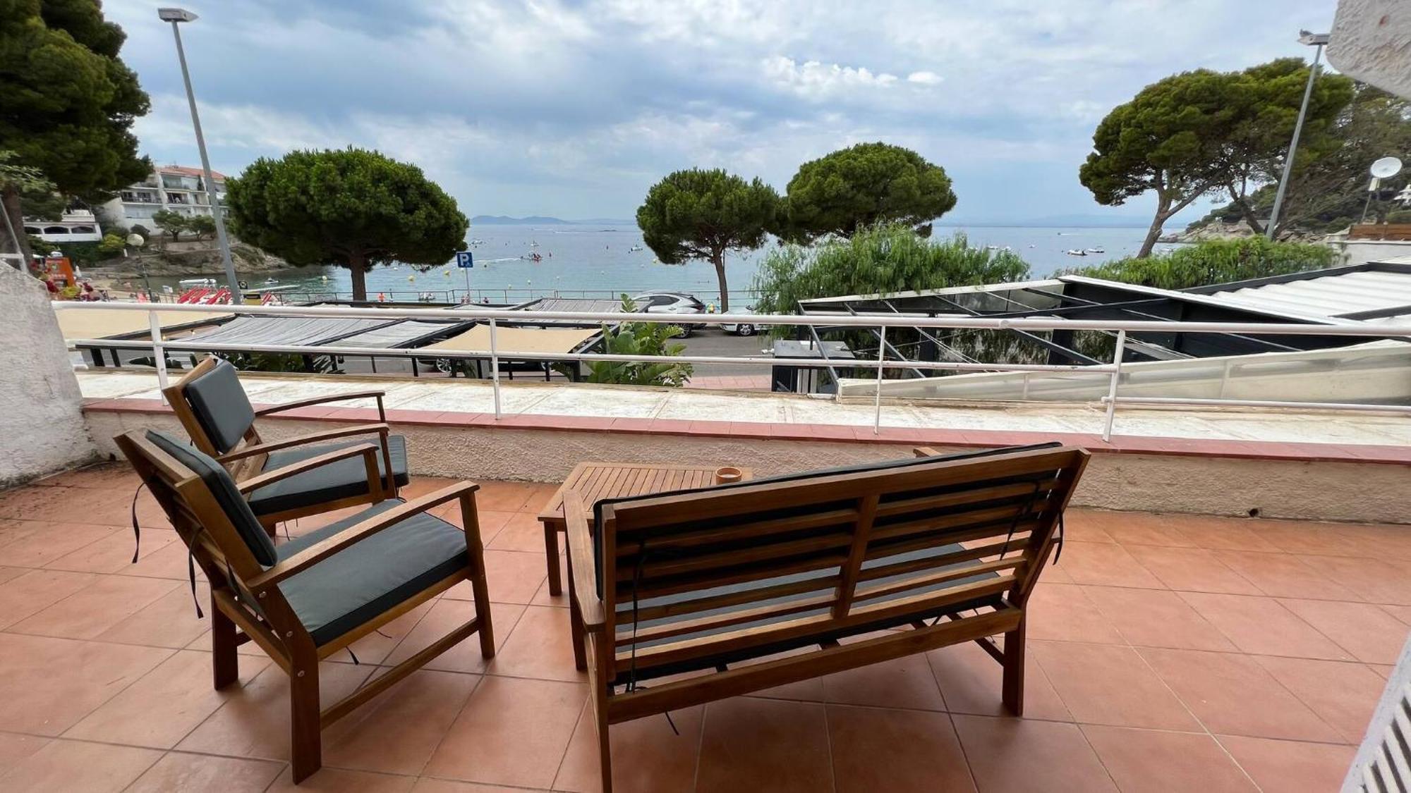 Precioso Apartamento Moderno En Primera Linea Del Mar Av-11 Ρόζες Εξωτερικό φωτογραφία