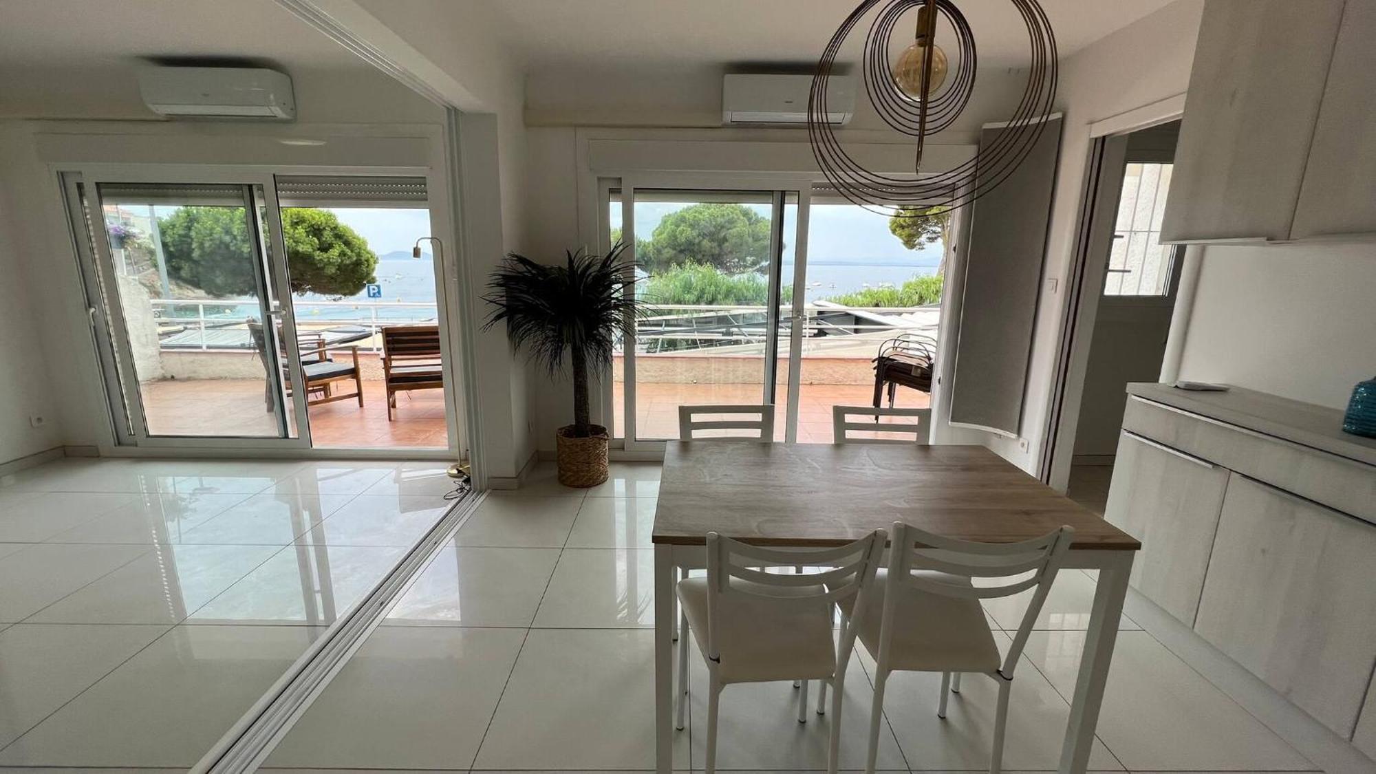Precioso Apartamento Moderno En Primera Linea Del Mar Av-11 Ρόζες Εξωτερικό φωτογραφία